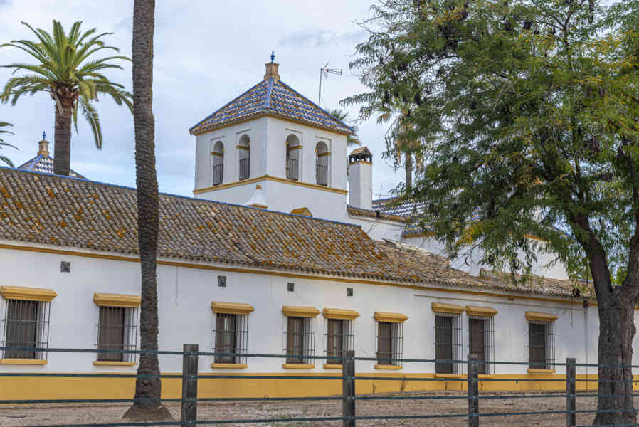 Huelva - parque natural de Doñana - palacio del Lomo del Grullo 04.jpg